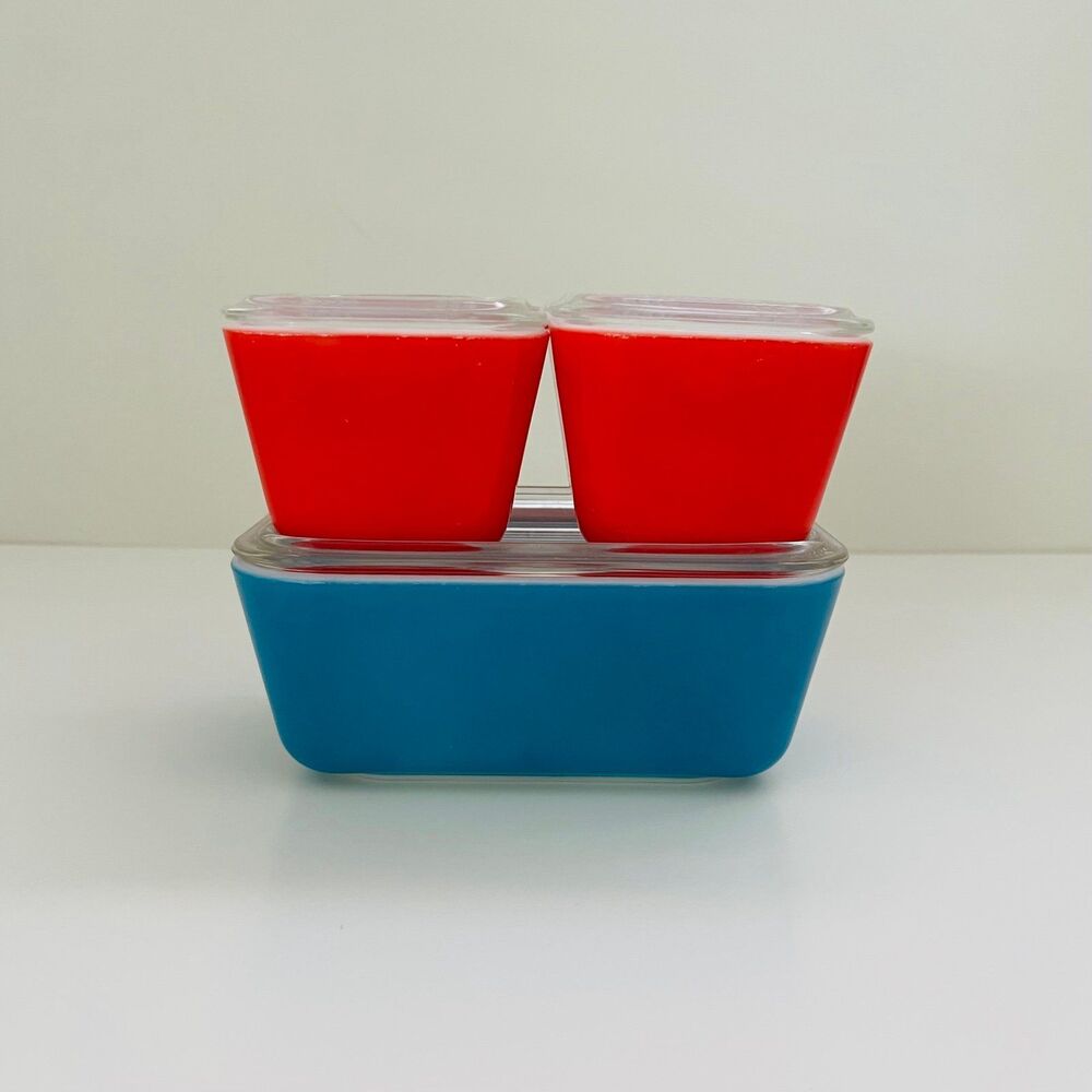 PYREX Primary Colors Red & Blue 501 & 502 Refrigerator Dishes